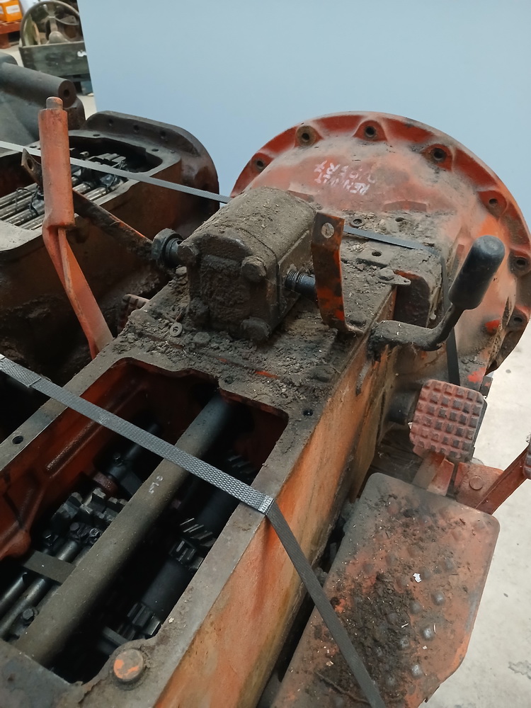 Caja de cambios tractor Renault Super 7