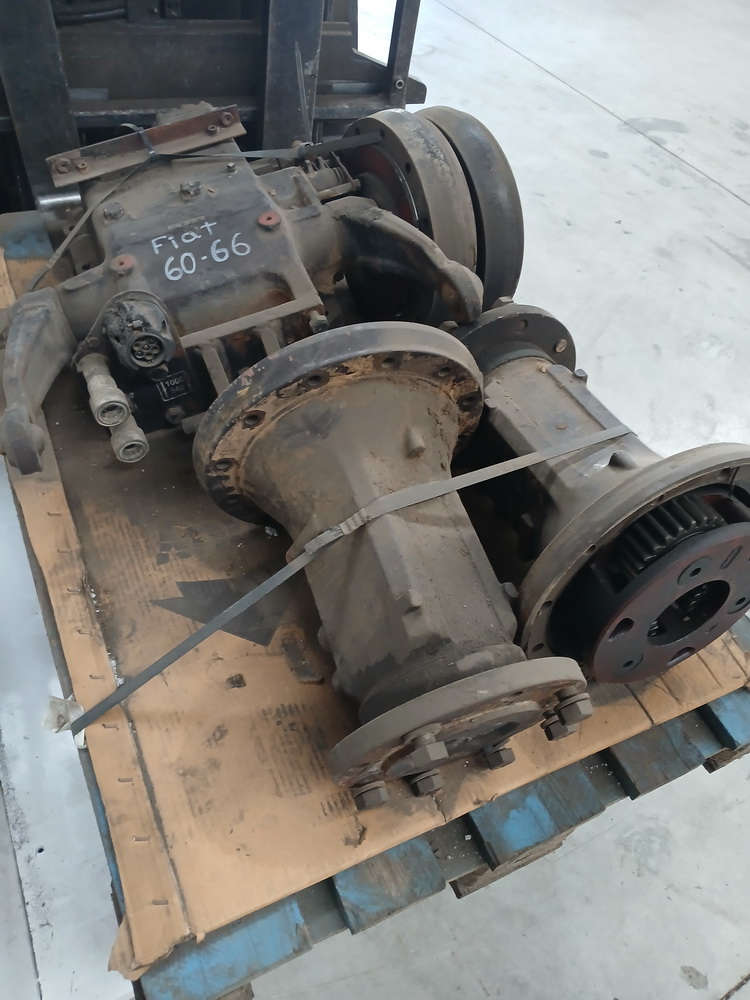Mangones eje trasero tractor Fiat 60-66 frutero.