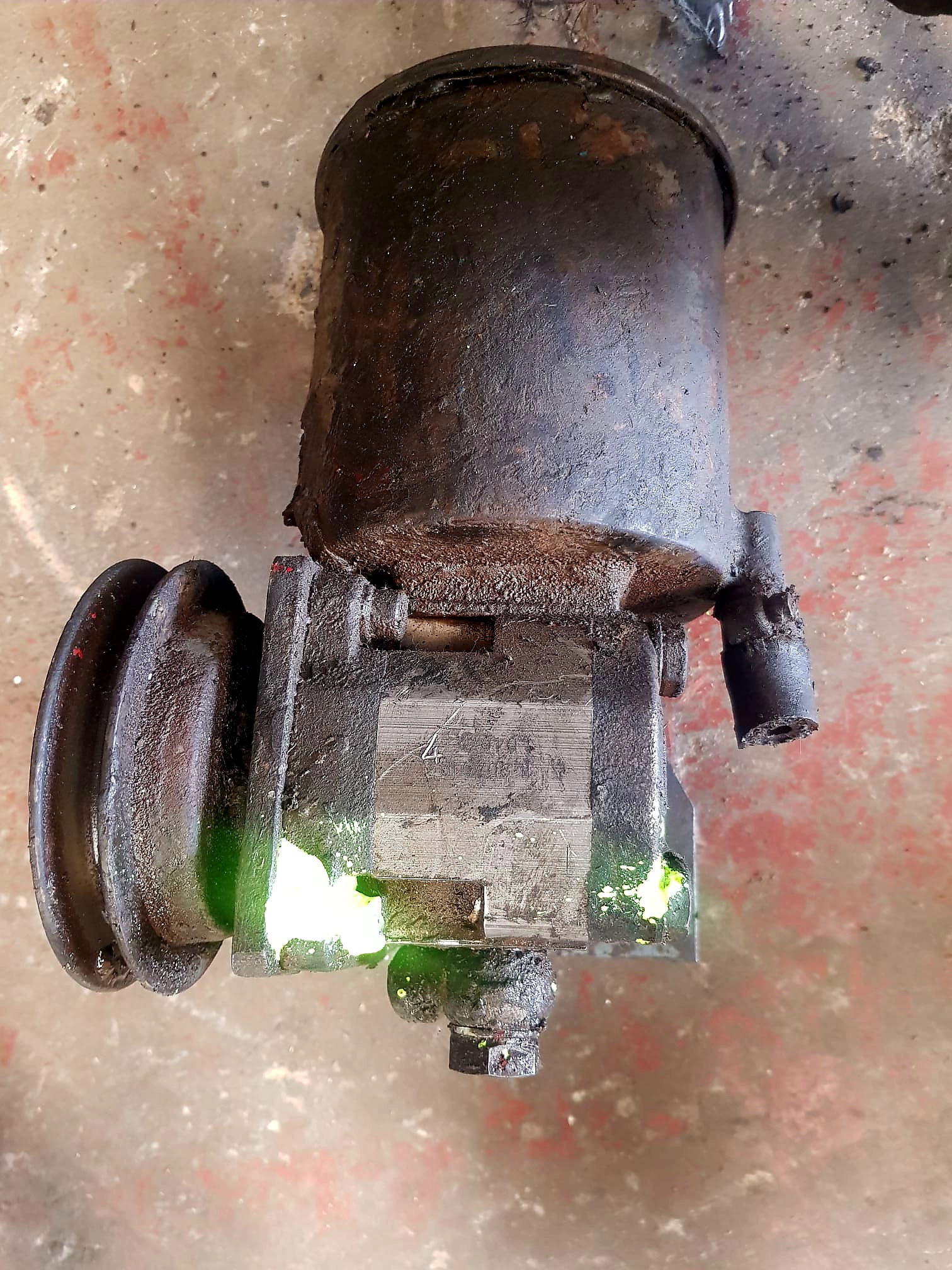 Bomba hidráulica dirección Tractor EBRO 160.