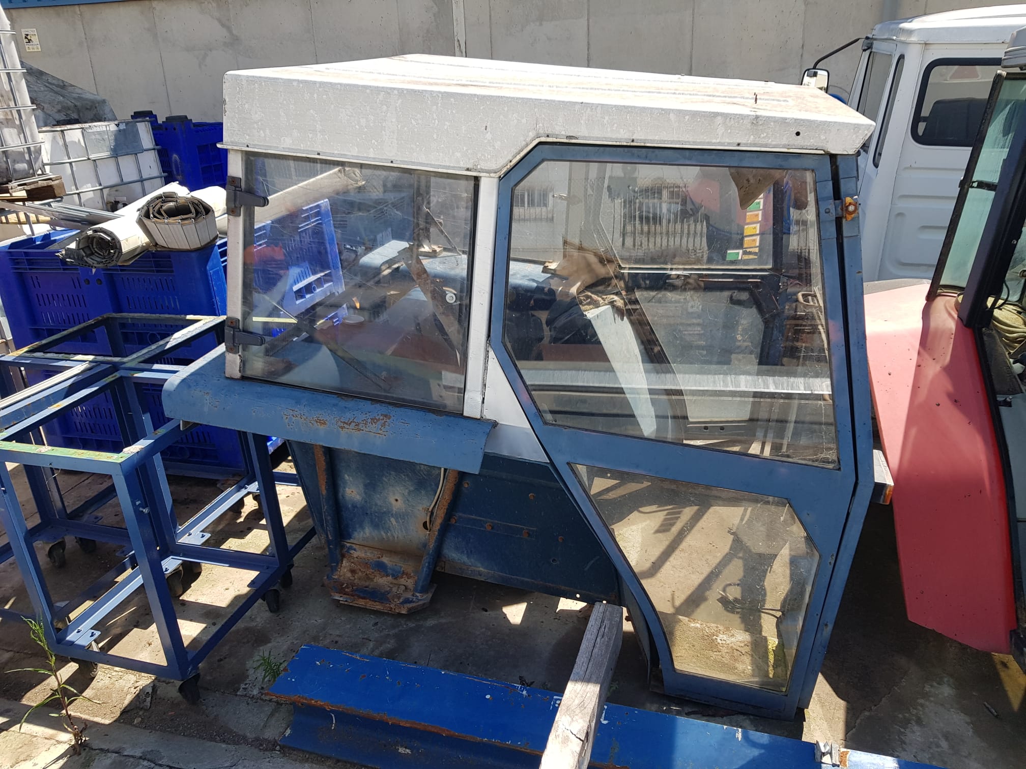 Cabina homologada tractor EBRO 6100 y 6125.