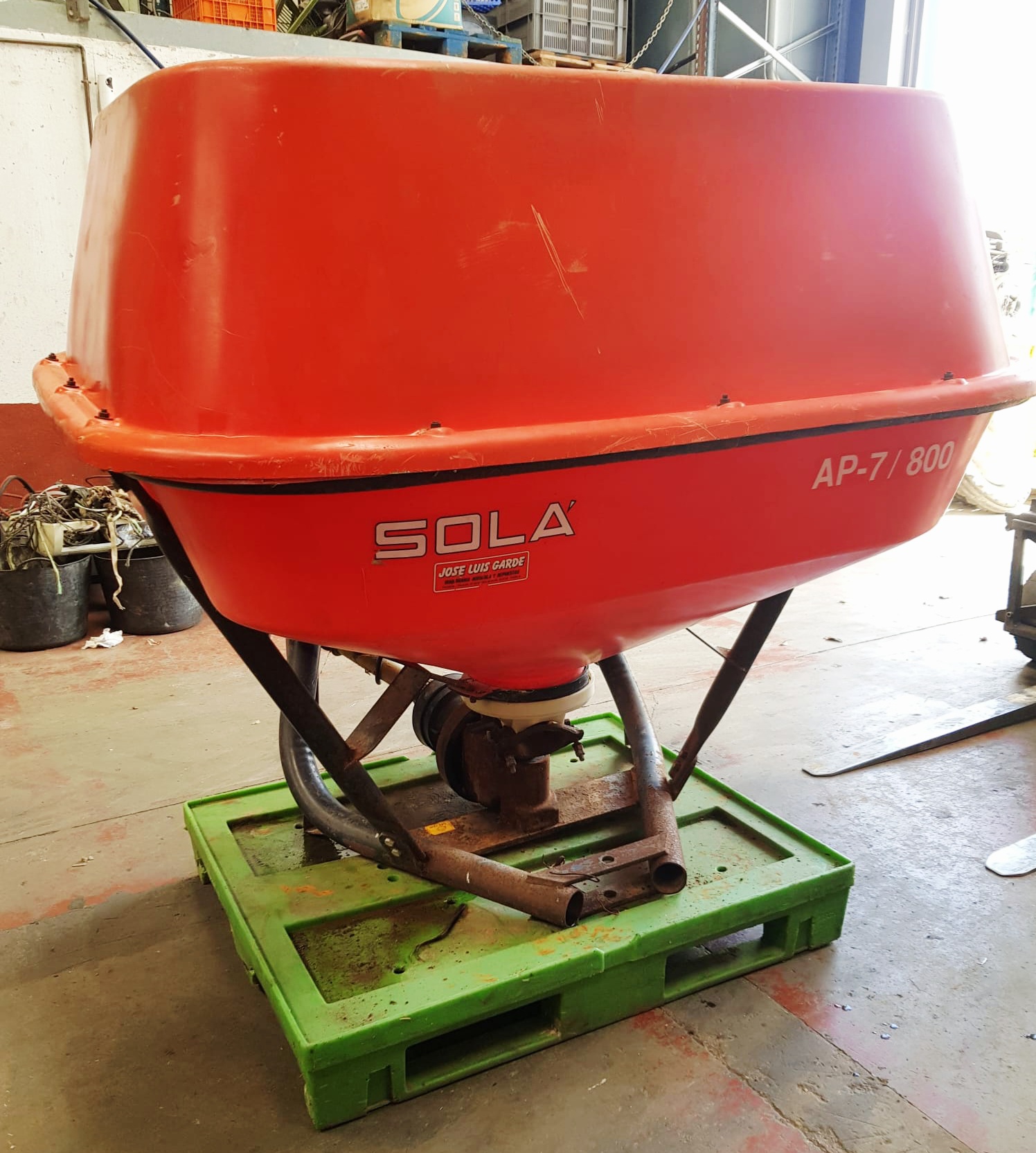 Abonadora de péndulo SOLA AP7 1400 Ltr.